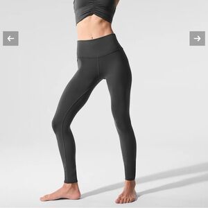 Alo High-Waist Airbrush Legging in Anthracite